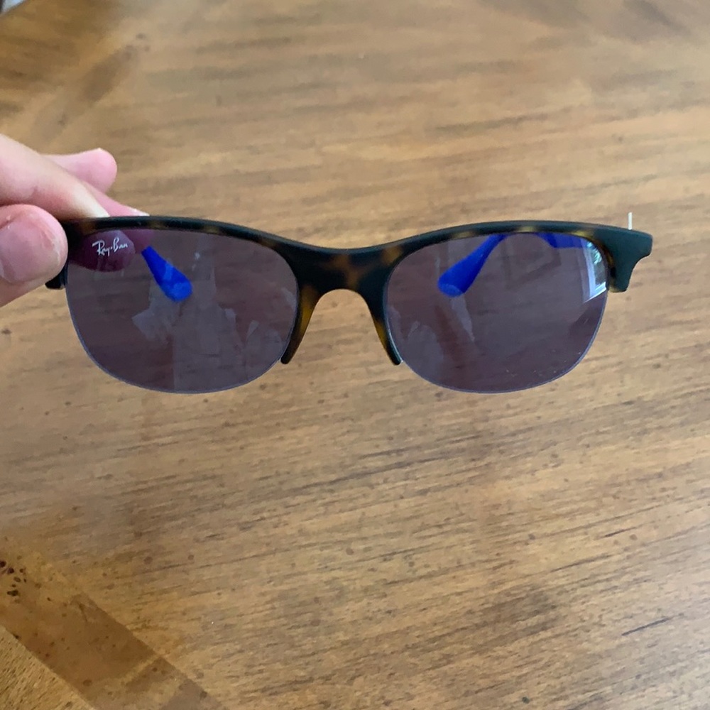 Kid’s Rayban Sunglasses with case